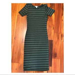 Striped Short Sleeve Dress
Color: Green/Black
Size: Large